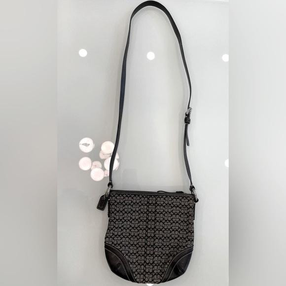 Vintage COACH Crossbody Leather Bag / Purse - Picture 8 of 8